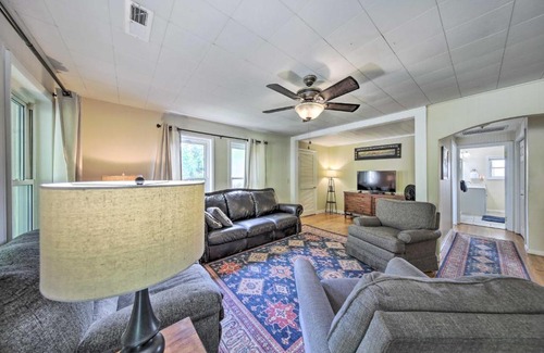 Elf House | Pet-Friendly Waterfront Hayesville Cottage!