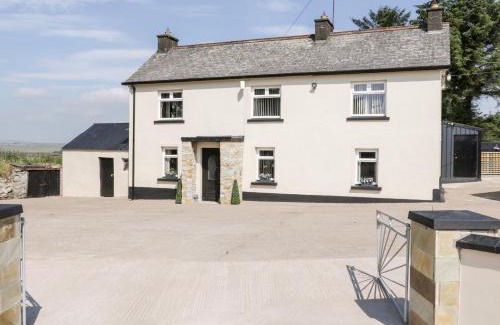 Cookstown House | Peter's Farmhouse