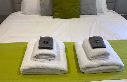 St Leonards Bed & Breakfast | Petherton Cottage Studios