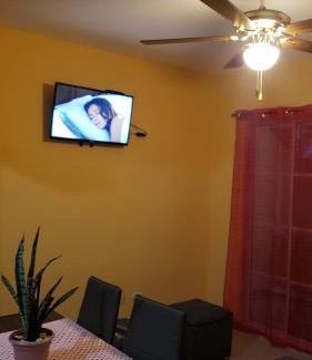 Prado Oriental Apartment | Petite Lounge