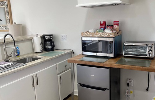 Abita Springs Apartment | Petite Suite/Downtown Historic Abita Springs/Location! Walk to it all!