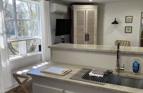 Abita Springs Apartment | Petite Suite/Downtown Historic Abita Springs/Location! Walk to it all!