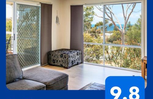 Victor Harbor House | PetLet 8: 3BR 2.5Bath Beach Home + Sea Views