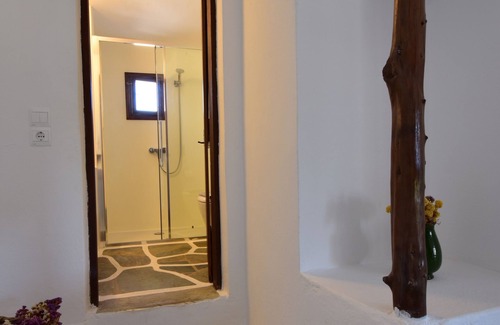 Ios Town Hotel | Petra Holiday Village