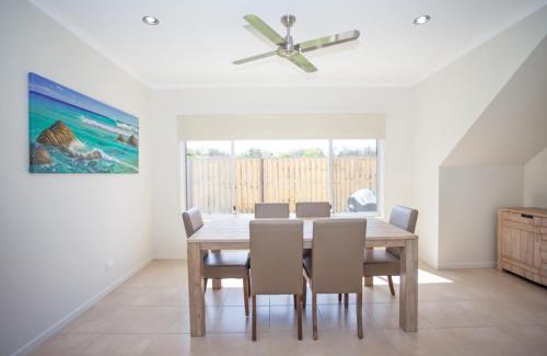South Mackay House | Petrie Beach Holiday Home