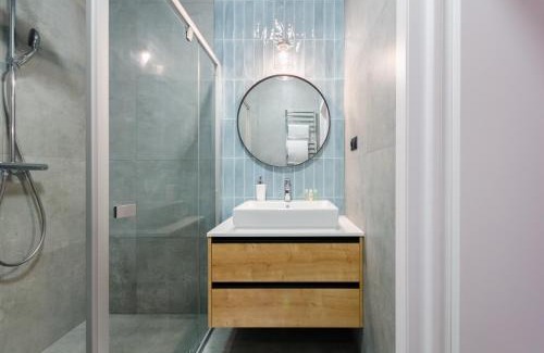 Afanasivsʹkyy Yar Apartment | Petrovdom Apartments 03-161 in RC Yaroslaviv Grad, Bulvarno-Kudriavska 17