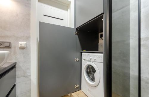 Afanasivsʹkyy Yar Apartment | Petrovdom Apartments 05-104b in RC Yaroslaviv Grad, Bulvarno-Kudriavska 17B