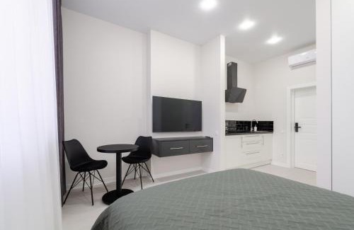 Kyiv Apartment | Petrovdom Apartments 14-5 in RC Diplomat Hall , Zhylianska 59