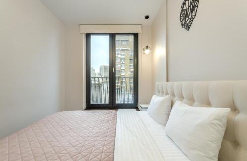 Kyiv Apartment | Petrovdom Apartments 6-52 in RC New York Concept House, Antonovycha 74