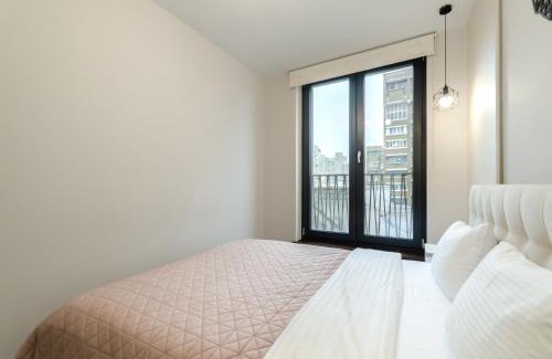 Kyiv Apartment | Petrovdom Apartments 6-52 in RC New York Concept House, Antonovycha 74