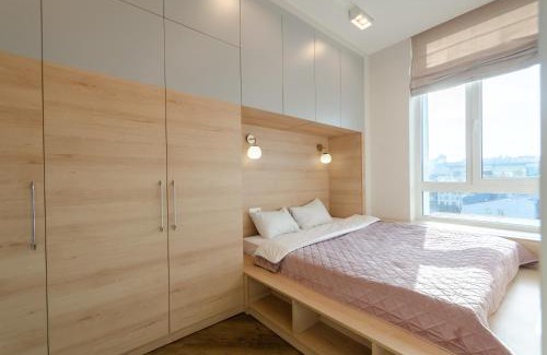 Kyiv Apartment | Petrovdom Apartments 6-63 in RC Zhemchuzhyna 38, Zhylianska 68