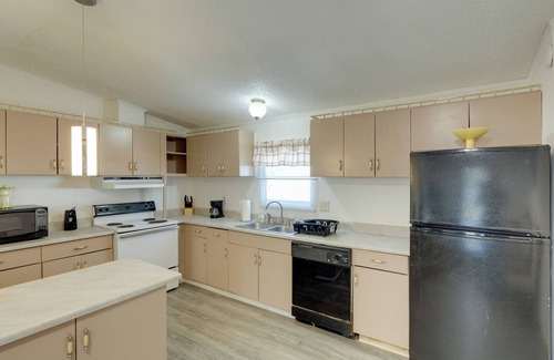 Langston House | Pets Welcome: Quiet Retreat Near Lake Guntersville