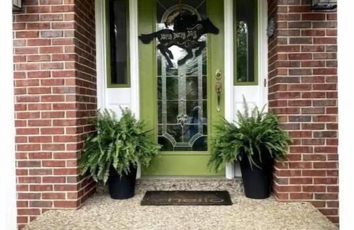 Saratoga Woods House | PGA Fans - Get More Bang for your Buck!