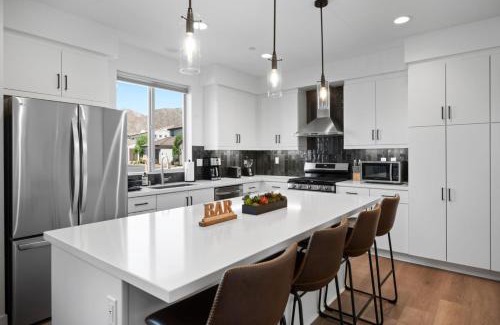 La Quinta House | PGA Signature at its FINEST Steps to resort Game Room Luxe Interior