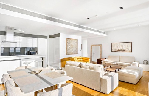 Dubai Apartment | Phenomenal 2BR with Scenic Sea-View from ALL rooms!