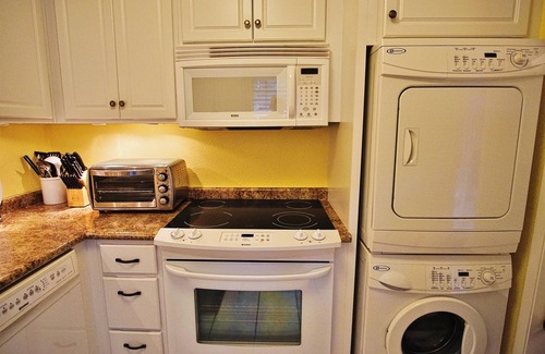 Cloisters Condo | Phoenix Abode w/Pool Access: Walk to Fashion Park