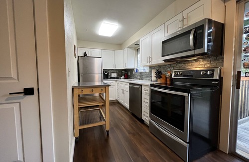 Kellogg House | Photo Op with Sasquatch 2 min walk to Silver Mtn