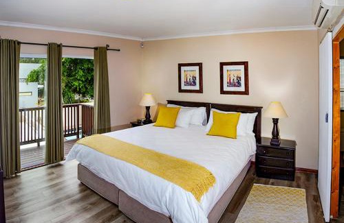 Summerstrand House | Phumanathi Guesthouse