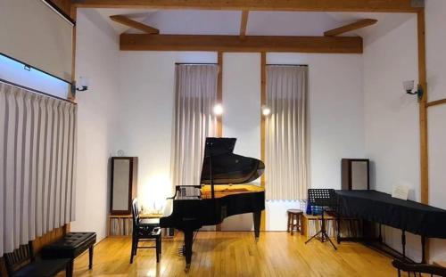Higashimachi Ski Chalet | Piano&Stay 小西健二音楽堂～奏でる・泊まる～