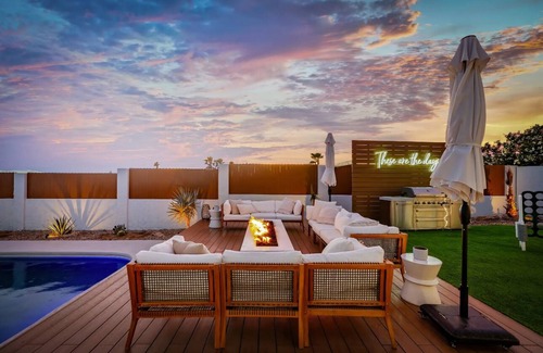 Lake Havasu City House | Pickleball and Heated Pool w/hot tub & firepit. Sleeps 28 near Havasu Riviera