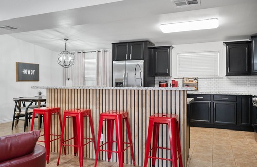 Lubbock House | Pickleball Court House Close to Tech and Hospitals