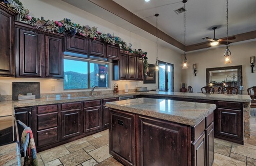Apache Junction House | PICKLEBALL! Sleeps 22, 5800 FT, Private Oasis Estate,Pool, Fountains and Theater