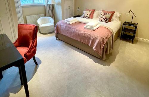Henley-on-Thames Apartment | Picturesque Thameside Apartment