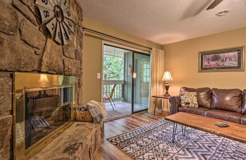 Pigeon Forge Apartment | Pigeon Forge Condo with Balcony 5 Mi to Attractions