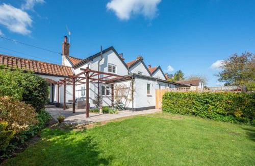 Woodbridge House | Pike Cottage