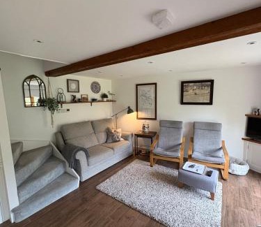 Honiton House | Pilsbury Cottage