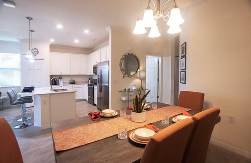 Lakewood Ranch Condo | Pin-High - Dazzling 3/bed, 2/bath with Lake and Green View