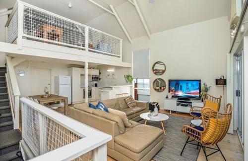 Victor Harbor House | Pine Beach Villa Fabulous Sea Views