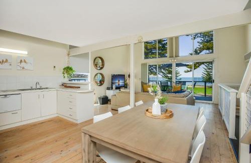 Victor Harbor House | Pine Beach Villa Fabulous Sea Views