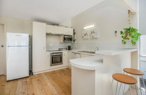 Victor Harbor House | Pine Beach Villa Fabulous Sea Views