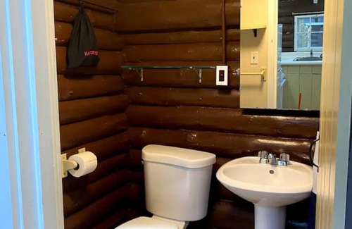 Lincolnville Cottage | Pine Grove Cottages: Cottage 4: Studio Cottage - Pet Friendly