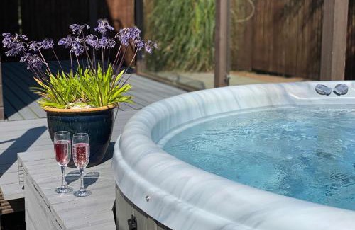 Pentney House | Pine Tree Lodge - Pentney Lakes