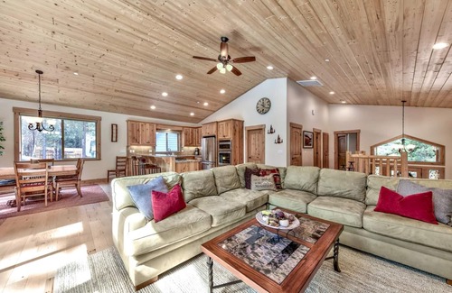 Tahoe Paradise House | Pine Tree Paradise - Tasteful decor, Quiet, Ski Kirkwood/Sierra