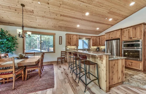 Tahoe Paradise House | Pine Tree Paradise - Tasteful decor, Quiet, Ski Kirkwood/Sierra