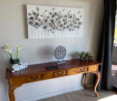 Emu Bay House | Pine View Holiday Rental