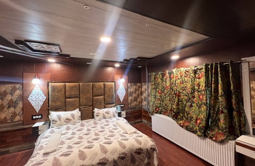 Srinagar Hotel | Pine View Resort - Gulmarg