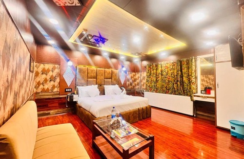 Srinagar Hotel | Pine View Resort - Gulmarg