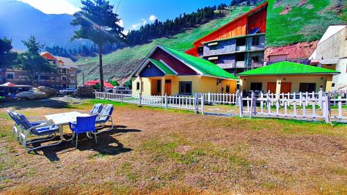 Kohistan Resort | Pine Villa By Green Oaks Cottages