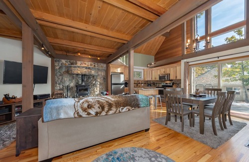 Dorrington Cabin | Pinecone Peak-Updated Cabin with Huge Recreation Room and Flat Level Driveway!