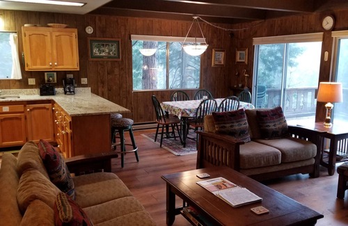 Strawberry Cabin | PinecrestAreaRentals #11 Big Beautiful Cabin! Air Conditioningn