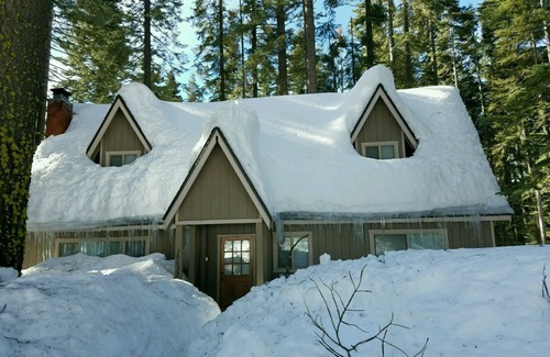 Pinecrest Cabin | PinecrestAreaRentals #10 9/5-12/10 no holidays book 2 nights get 3rd night free.