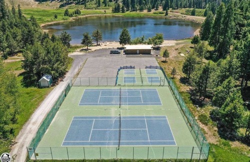 Pinecrest Cabin | PinecrestAreaRentals #10 9/5-12/10 no holidays book 2 nights get 3rd night free.