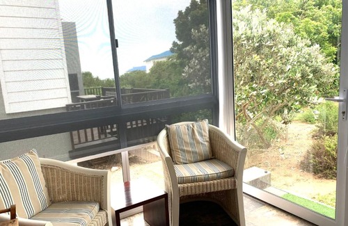 Pinnacle Point Cabin | Pinnacle Point 2 bed lodge available for short stay