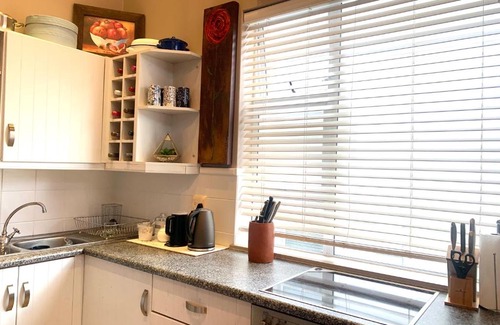 Pinnacle Point Cabin | Pinnacle Point 2 bed lodge available for short stay