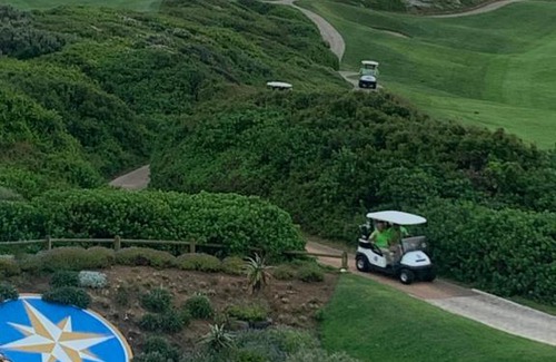 Pinnacle Point Cabin | Pinnacle Point 2 bed lodge available for short stay