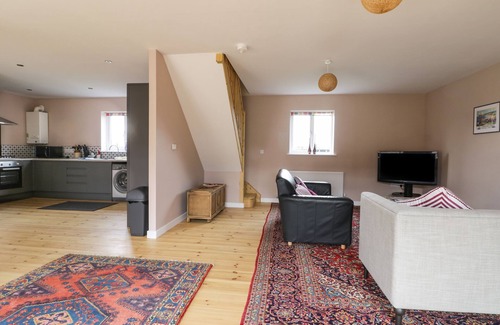 Leven Cottage | PIPISTRELLE COTTAGE, pet friendly in Brandesburton